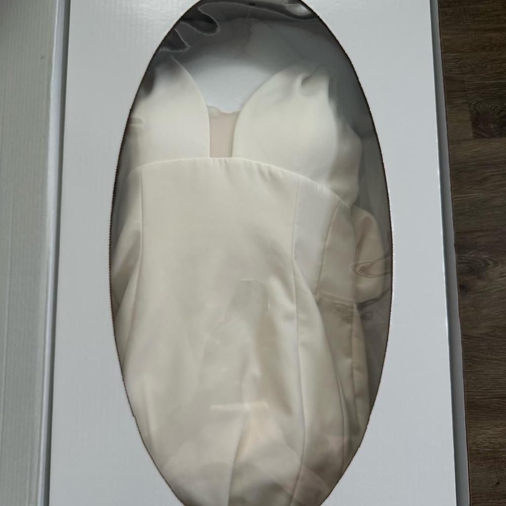 Justin Alexander ivory wedding gown “The Hamilton” size 12 fit & flare Vback bow - Picture 6 of 6